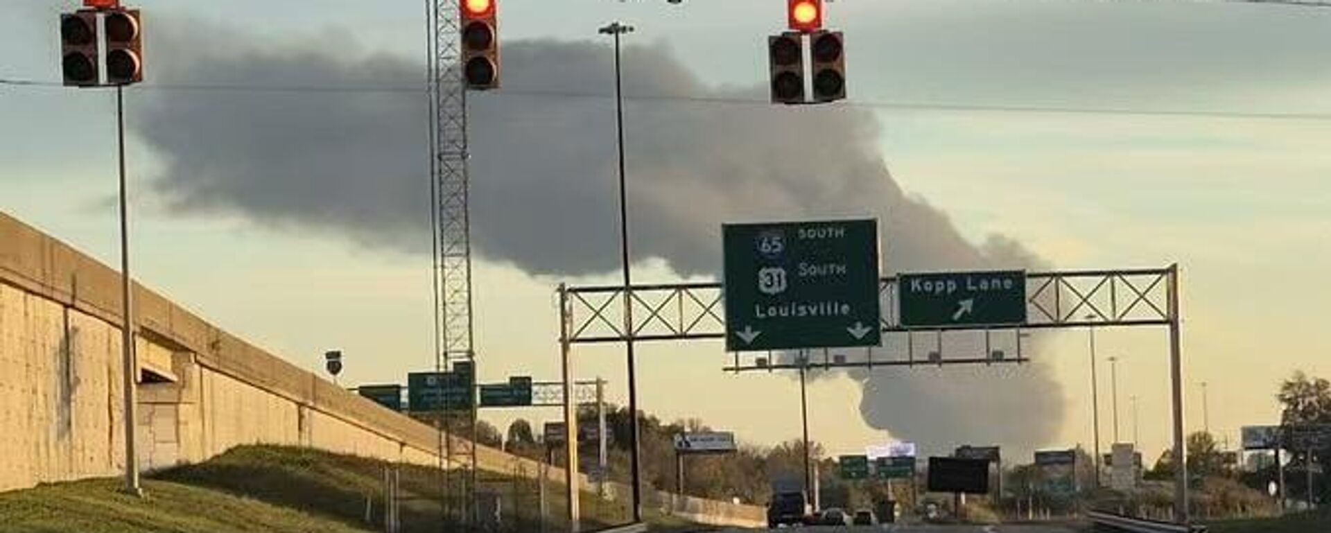 政府：肯塔基州墜機事件已造成至少3人死亡，11人受傷 - 俄羅斯衛星通訊社, 1920, 05.11.2025