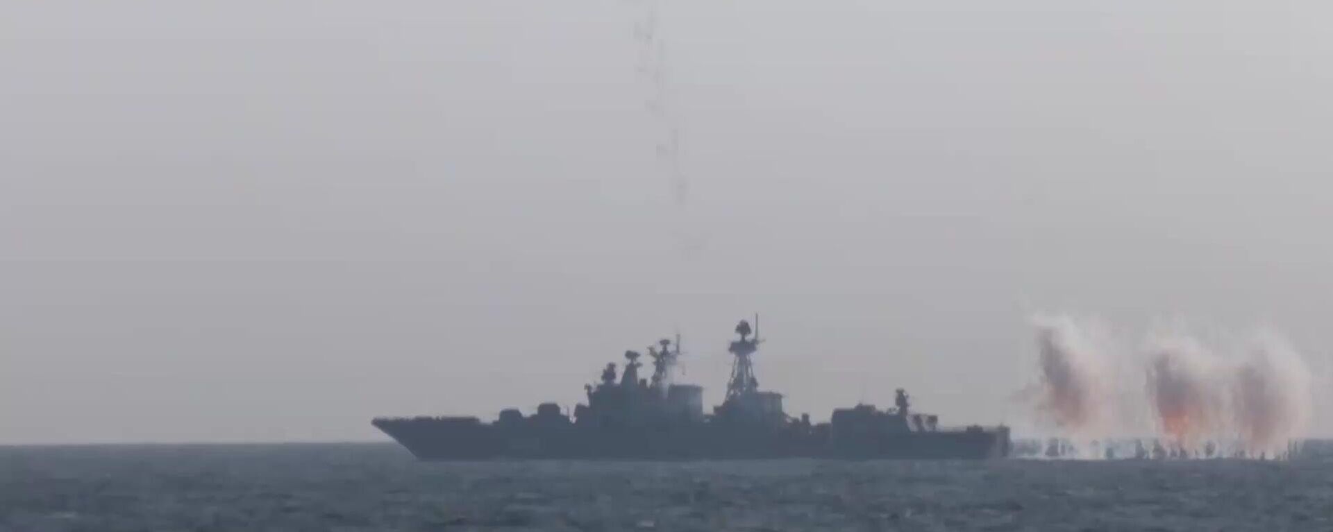 太平洋艦隊艦艇在演習中成功攔截“敵”方導彈 - 俄羅斯衛星通訊社, 1920, 05.11.2025
