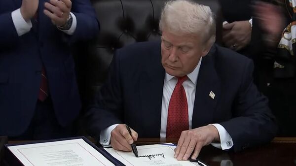 特朗普签署临时拨款法案 - 俄罗斯卫星通讯社