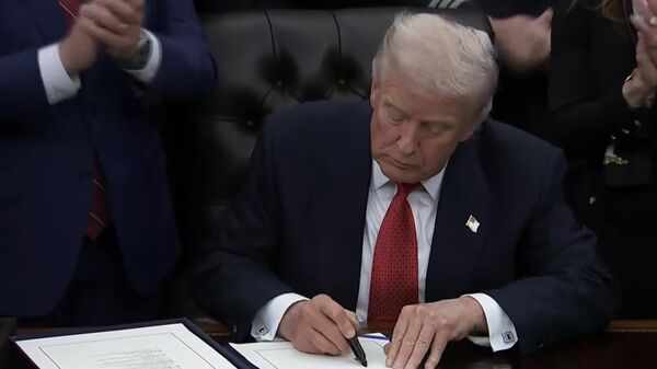 特朗普发布2025《国家安全战略》报告：美国放弃全球主导地位 - 俄罗斯卫星通讯社