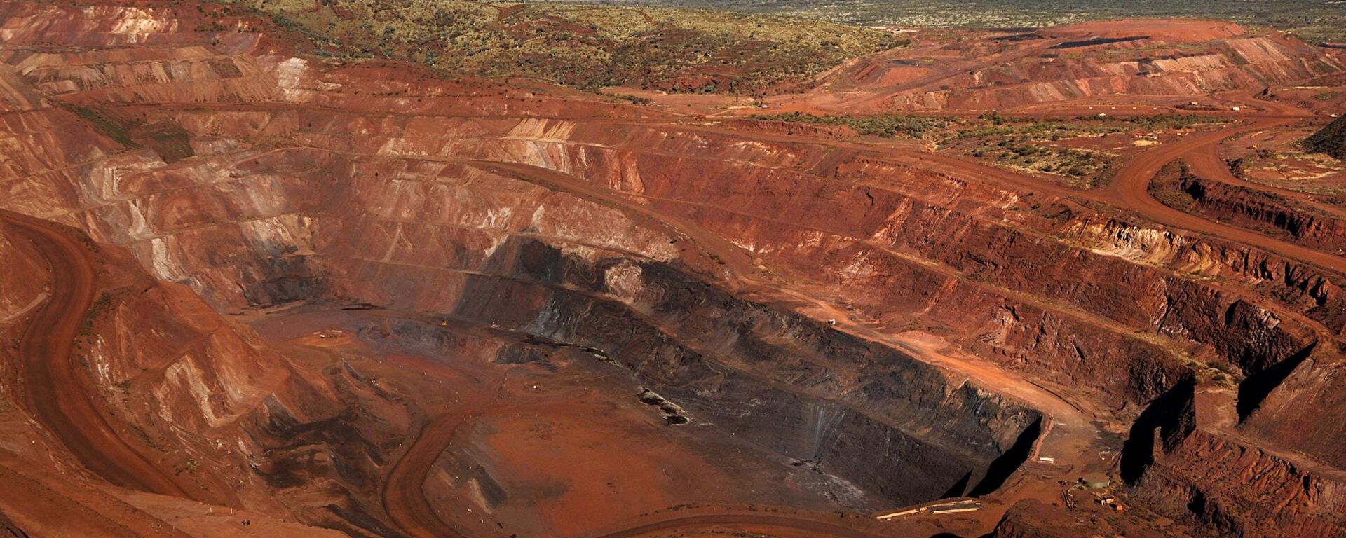 西芒杜鐵礦 - 俄羅斯衛星通訊社, 1920, 14.11.2025