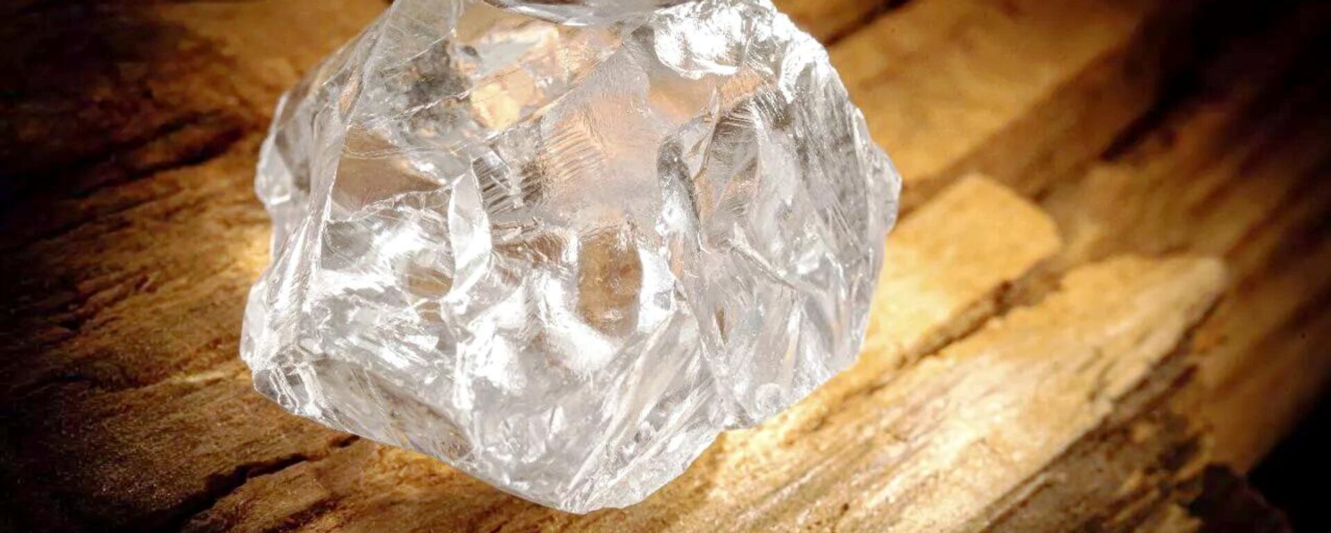 在俄罗斯阿尔汉格尔斯克州一处矿区发现的宝石级钻石 - 俄罗斯卫星通讯社, 1920, 19.11.2025