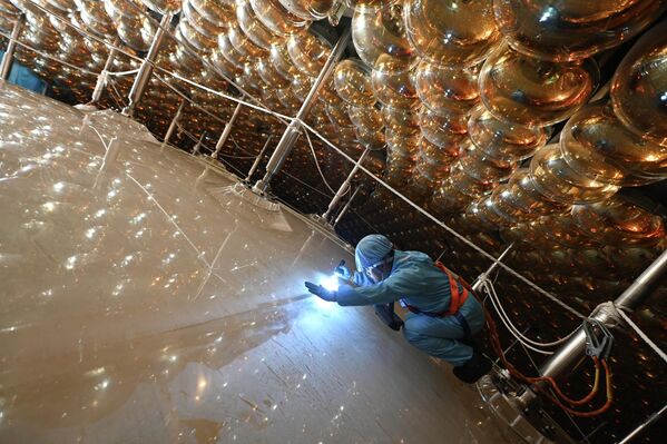 中微子是宇宙中最古老的一種基本粒子，攜帶著宇宙爆炸之初很多神秘信息。 - 俄羅斯衛星通訊社