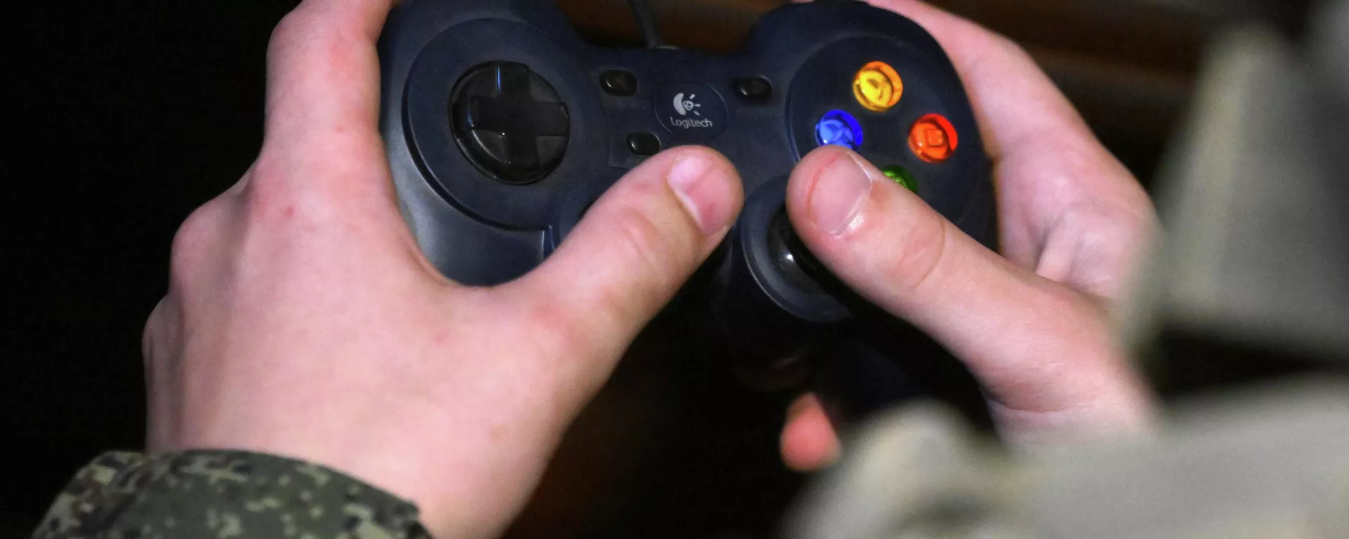 俄国防部：俄空降兵对扎波罗热州的乌军设施实施精确打击 - 俄罗斯卫星通讯社, 1920, 14.12.2025