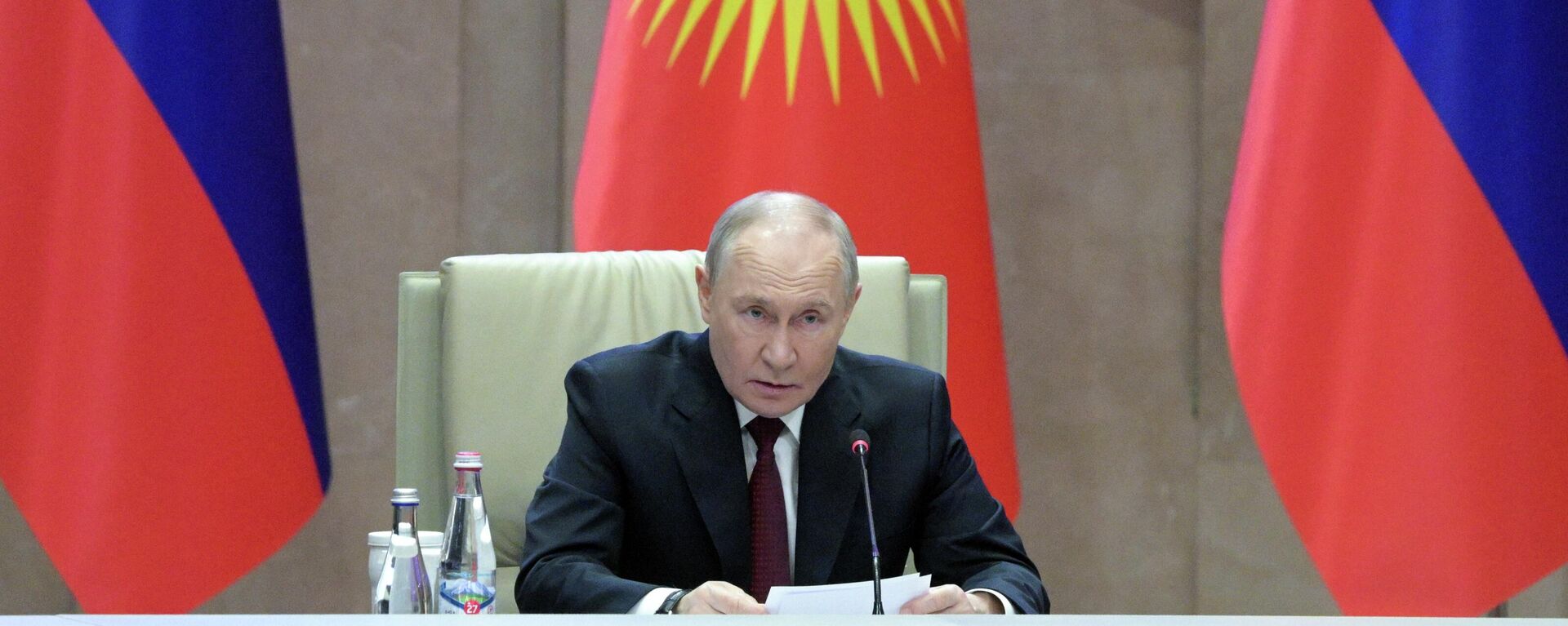 普京：俄駐吉爾吉斯斯坦軍事基地為加強吉方國家安全做出貢獻 - 俄羅斯衛星通訊社, 1920, 26.11.2025