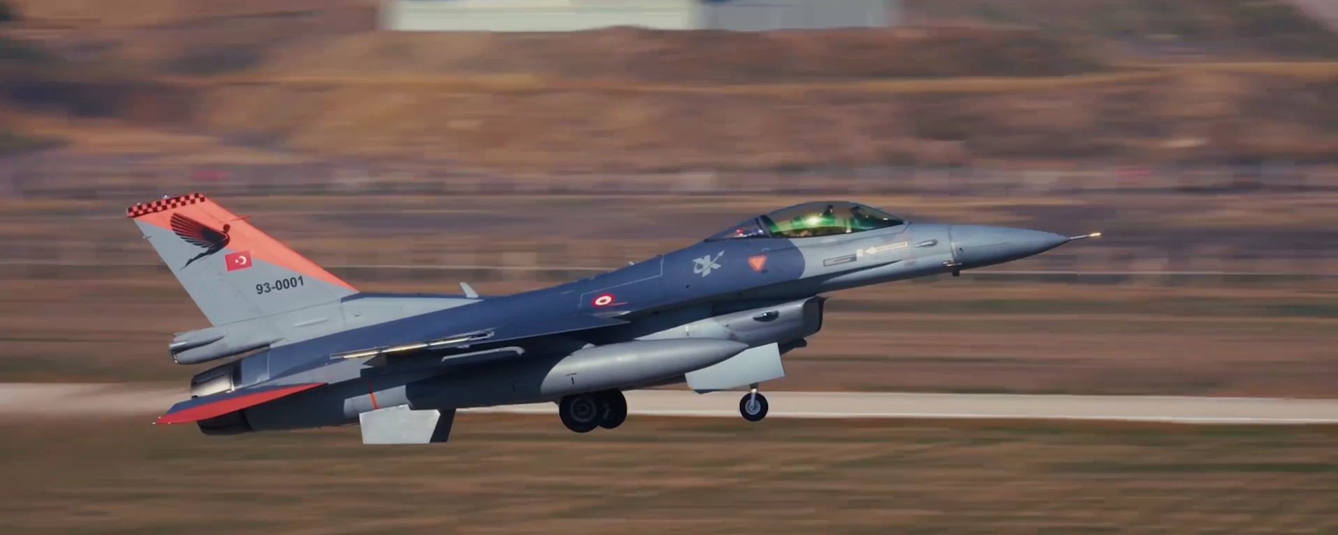 土耳其無人戰鬥機成功完成全球首次無人機空對空打擊 - 俄羅斯衛星通訊社, 1920, 30.11.2025