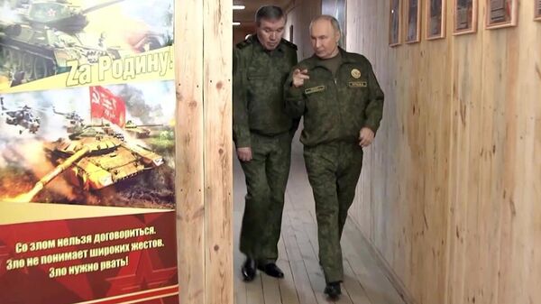 俄罗斯总统普与总参谋长格拉西莫夫 - 俄罗斯卫星通讯社