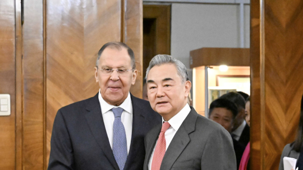 王毅同拉夫罗夫共同强调维护二战胜利成果 - 俄罗斯卫星通讯社