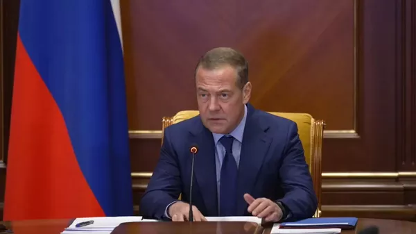 梅德韦杰夫主持召开俄军队补充合同兵会议 - 俄罗斯卫星通讯社