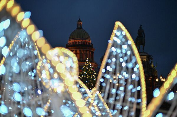 圣彼得堡圣易萨克广场的“光之花园”。 - 俄罗斯卫星通讯社