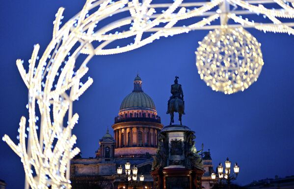 圣彼得堡圣易萨克广场的“光之花园”。 - 俄罗斯卫星通讯社