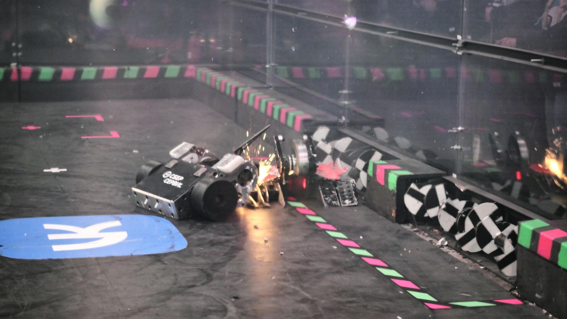 俄罗斯国际机器人格斗锦标赛 - 俄罗斯卫星通讯社, 1920, 12.12.2025