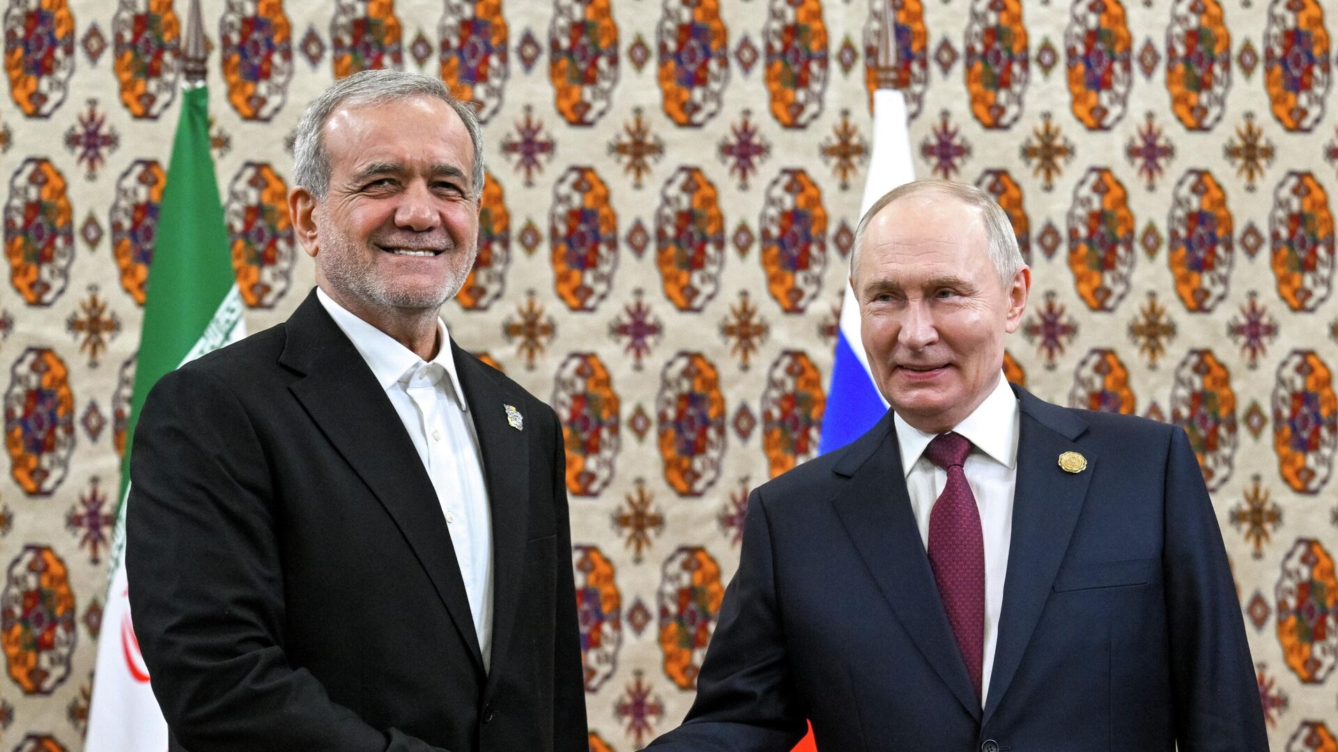 普京與伊朗總統舉行會談
 - 俄羅斯衛星通訊社, 1920, 12.12.2025