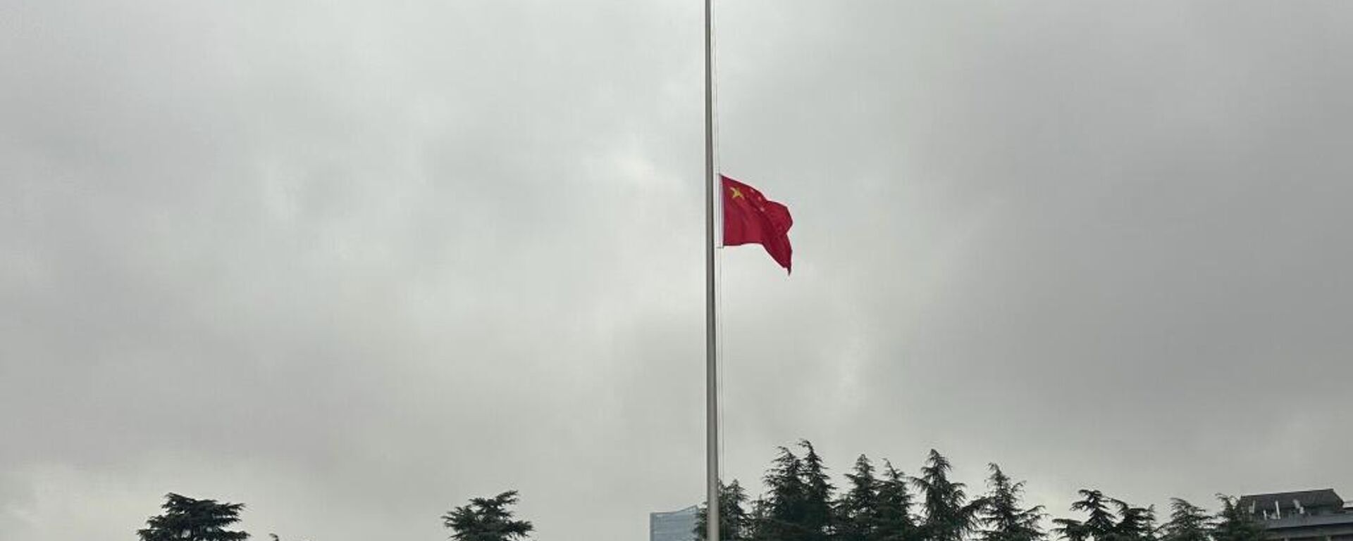 侵华日军南京大屠杀遇难同胞纪念馆举行升国旗和下半旗仪式 - 俄罗斯卫星通讯社, 1920, 13.12.2025