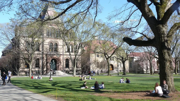 美國布朗大學在發生槍擊事件後通告取消考試 - 俄羅斯衛星通訊社