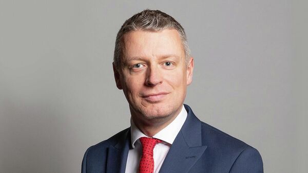 英國國防副大臣盧克•波拉德 - 俄羅斯衛星通訊社