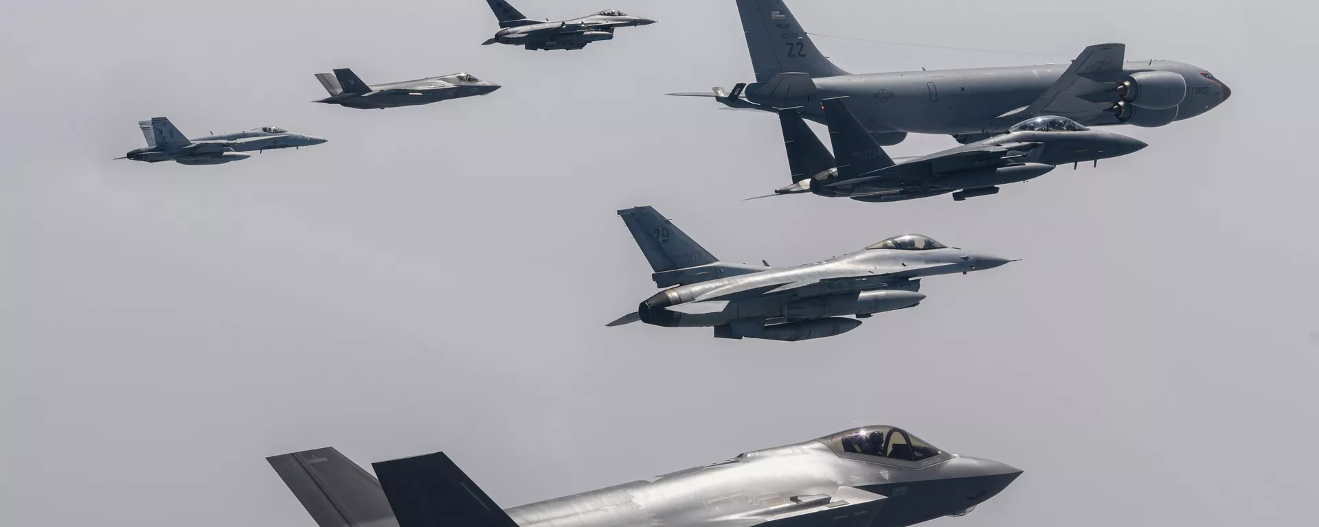 美中央司令部：3架美国F-15E战机于3月1日在科威特上空被友军击落 - 俄罗斯卫星通讯社, 1920, 02.03.2026