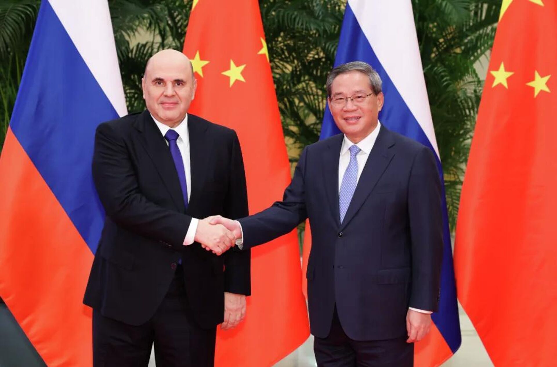 11月3日，國務院總理李強在杭州同俄羅斯總理米舒斯京共同主持中俄總理第三十次定期會晤。供圖/ 新華社 - 俄羅斯衛星通訊社, 1920, 29.12.2025