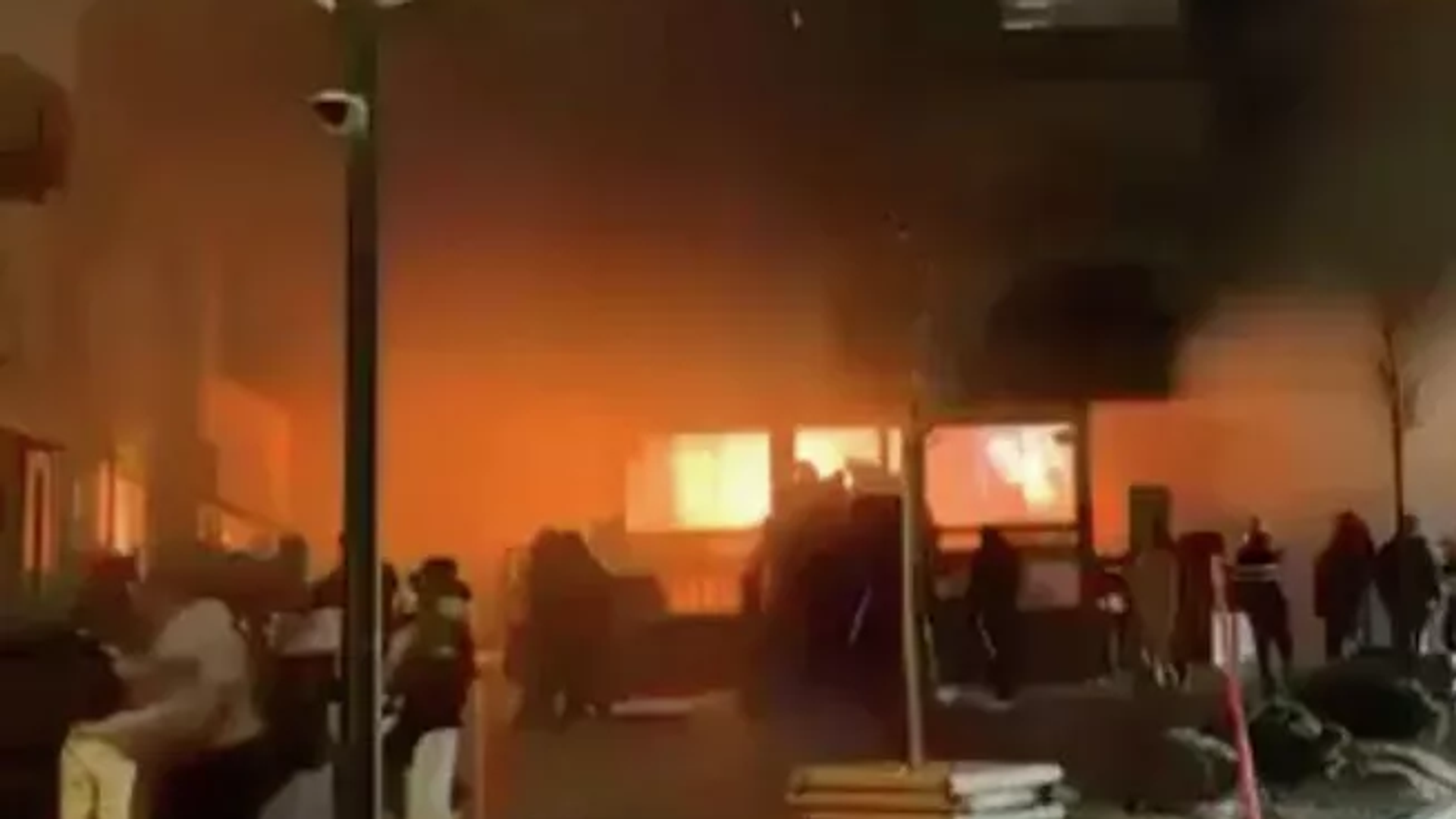 瑞士警方：滑雪胜地酒吧火灾致“数十人”遇难约一百人受伤 - 俄罗斯卫星通讯社, 1920, 01.01.2026