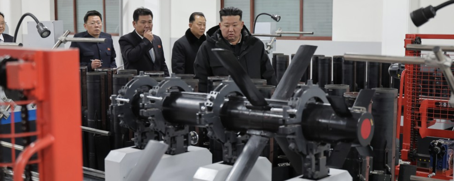 金正恩视察战术制导武器生产情况 - 俄罗斯卫星通讯社, 1920, 04.01.2026