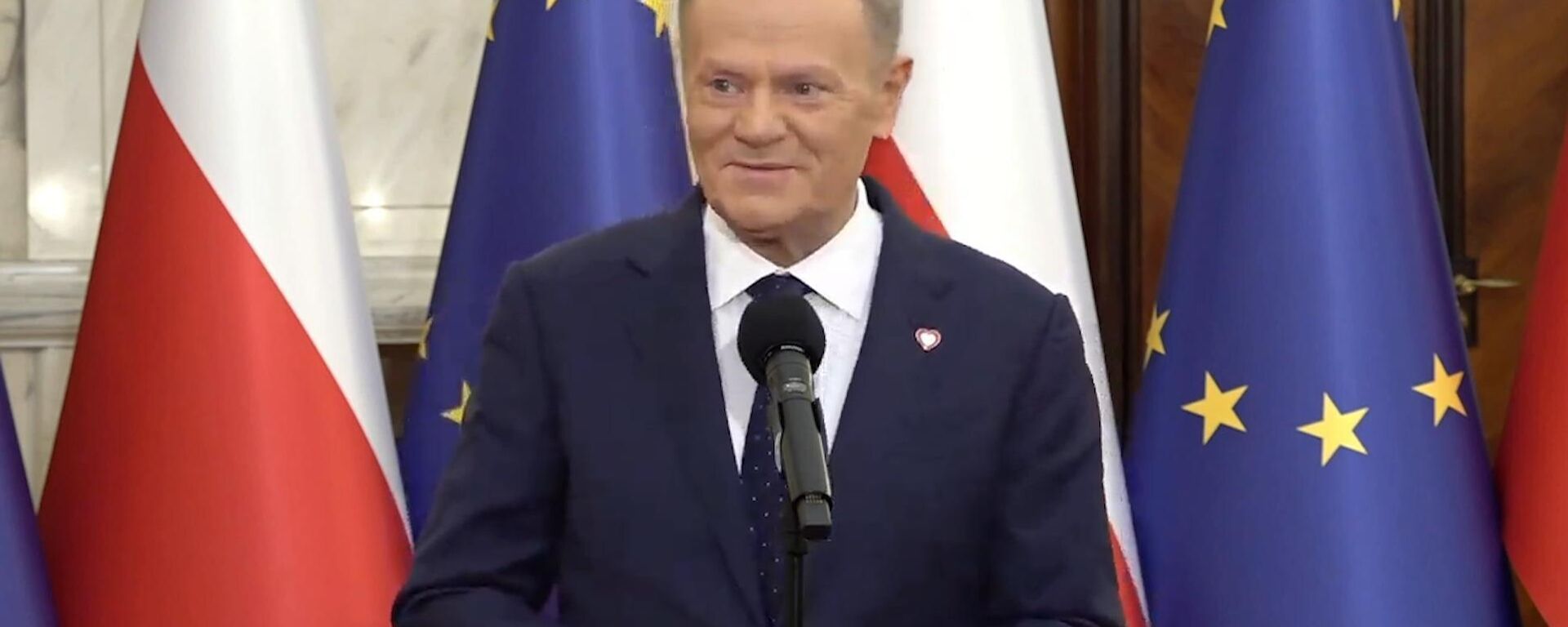 “最亲美”：波兰总理图斯克上演口头效忠表演 - 俄罗斯卫星通讯社, 1920, 10.01.2026