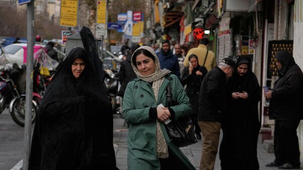 伊朗货币崩盘，2个月暴跌30倍 - 俄罗斯卫星通讯社