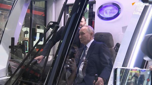 普京参观“幼狮”无人驾驶有轨电车 - 俄罗斯卫星通讯社