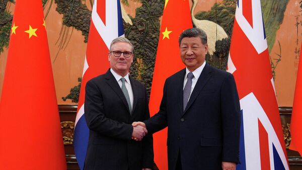 习近平和斯塔默 - 俄罗斯卫星通讯社