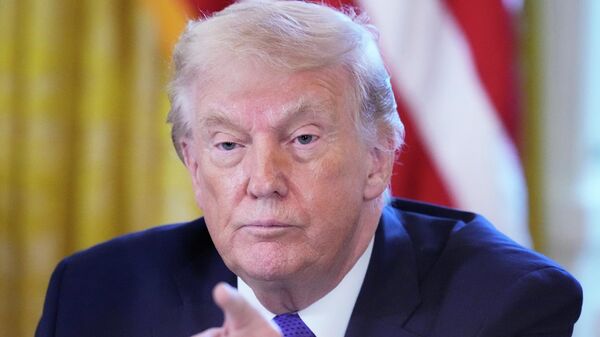 特朗普警告伊朗：若报复将遭前所未有的打击 - 俄罗斯卫星通讯社