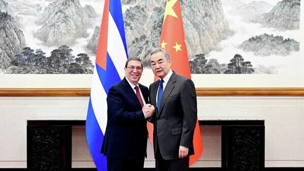 ​王毅同古巴黨和政府特使、古共中央政治局委員、外交部長羅德里格斯會談 - 俄羅斯衛星通訊社