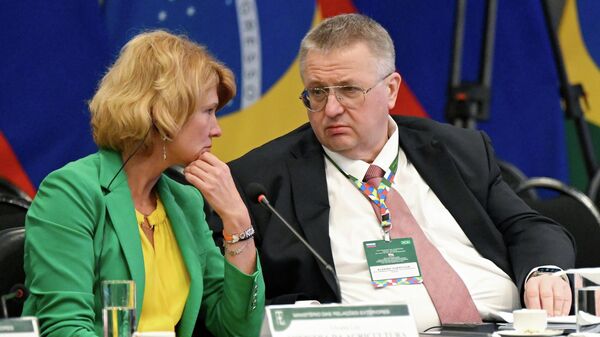 俄罗斯农业部长奥克萨娜·卢特和俄罗斯副总理阿列克谢·奥韦尔丘克参加俄巴高级别合作委员会会议 - 俄罗斯卫星通讯社