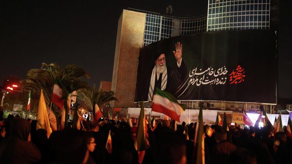 伊朗民众悼念哈梅内伊 - 俄罗斯卫星通讯社