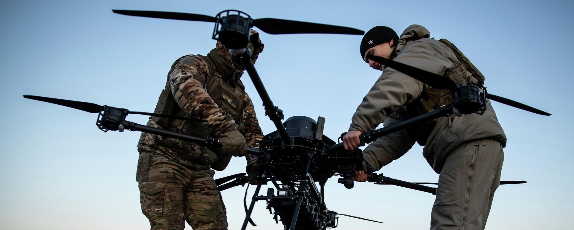 俄國防部：俄防空系統一天擊落烏軍8枚航空炸彈和526架無人機 - 俄羅斯衛星通訊社, 1920, 23.03.2026