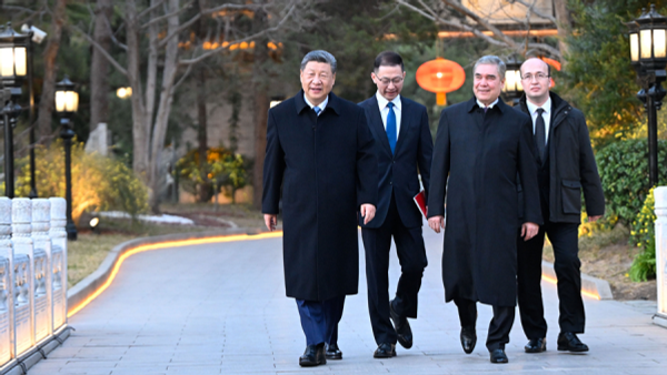 习近平会见土库曼斯坦民族领袖、人民委员会主席别尔德穆哈梅多夫 - 俄罗斯卫星通讯社