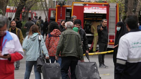 阿塞拜疆边防局：350多名俄公民从伊朗撤离至阿境内 - 俄罗斯卫星通讯社