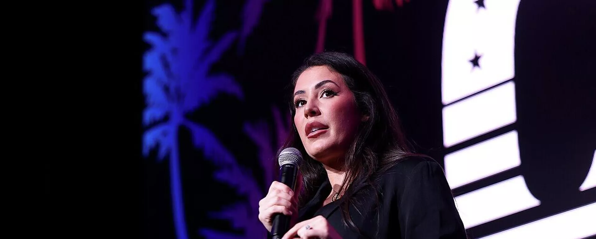 美国国会女议员安娜·保利娜·卢娜 - 世界报道, 1920, 27.03.2026