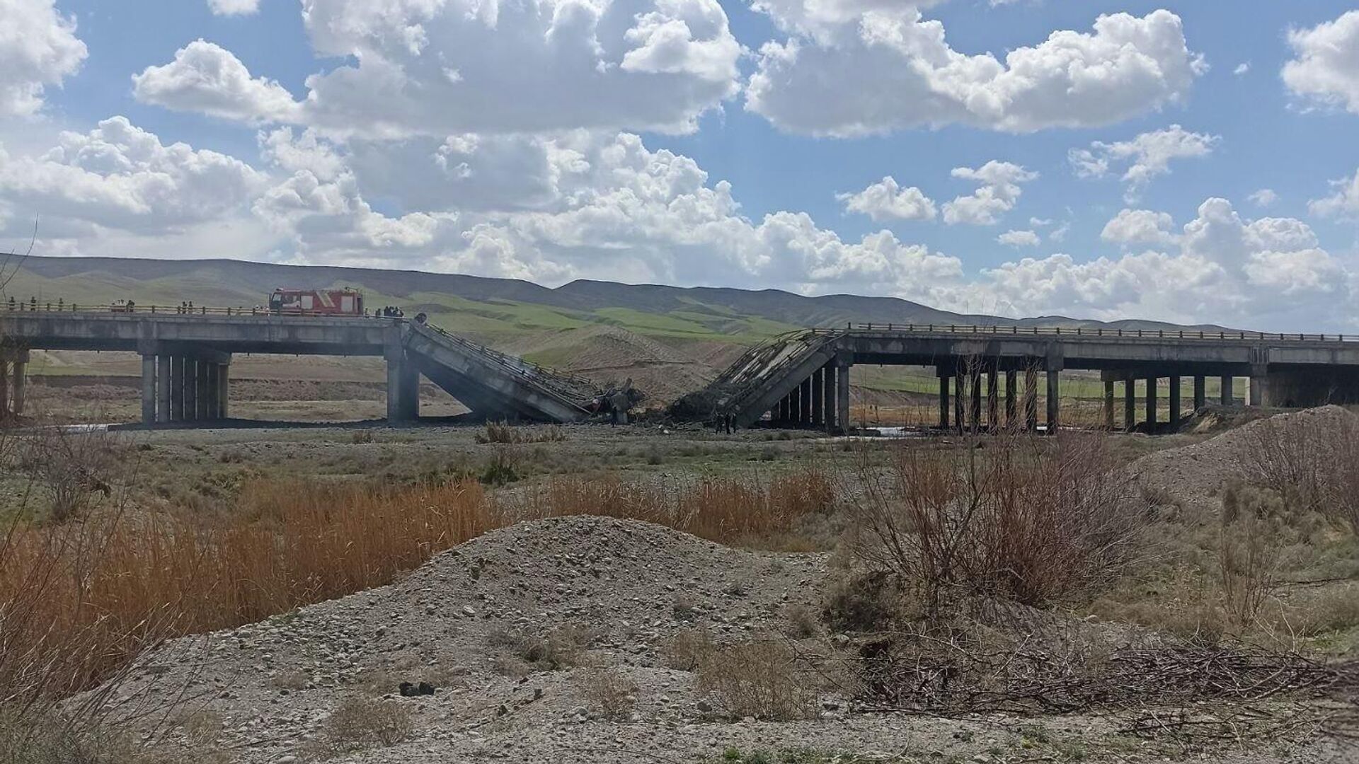 伊媒:伊朗一铁路桥遭袭,造成两人死亡 伊媒:伊朗一铁路桥遭袭,造成两人死亡 - 俄罗斯卫星通讯社, 1920, 07.04.2026