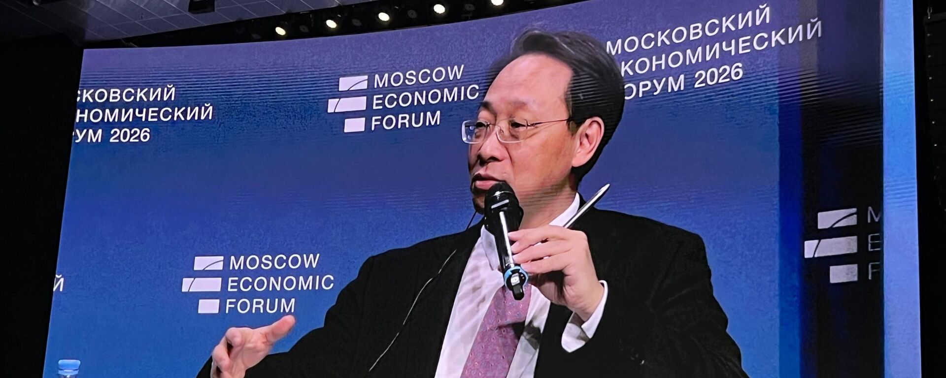 中國人民大學國際關係學院副院長、教授翟東升 - 俄羅斯衛星通訊社, 1920, 08.04.2026