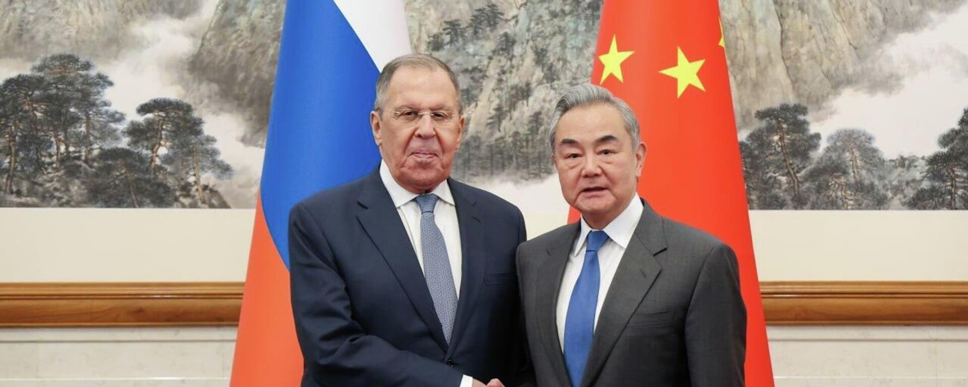  俄罗斯外交部长拉夫罗夫在与中国外交部长王毅 - 俄罗斯卫星通讯社, 1920, 14.04.2026