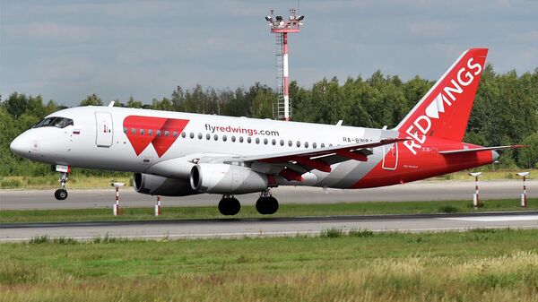 俄罗斯红翼航空公司的苏霍伊-100超级喷气式客机 - 俄罗斯卫星通讯社