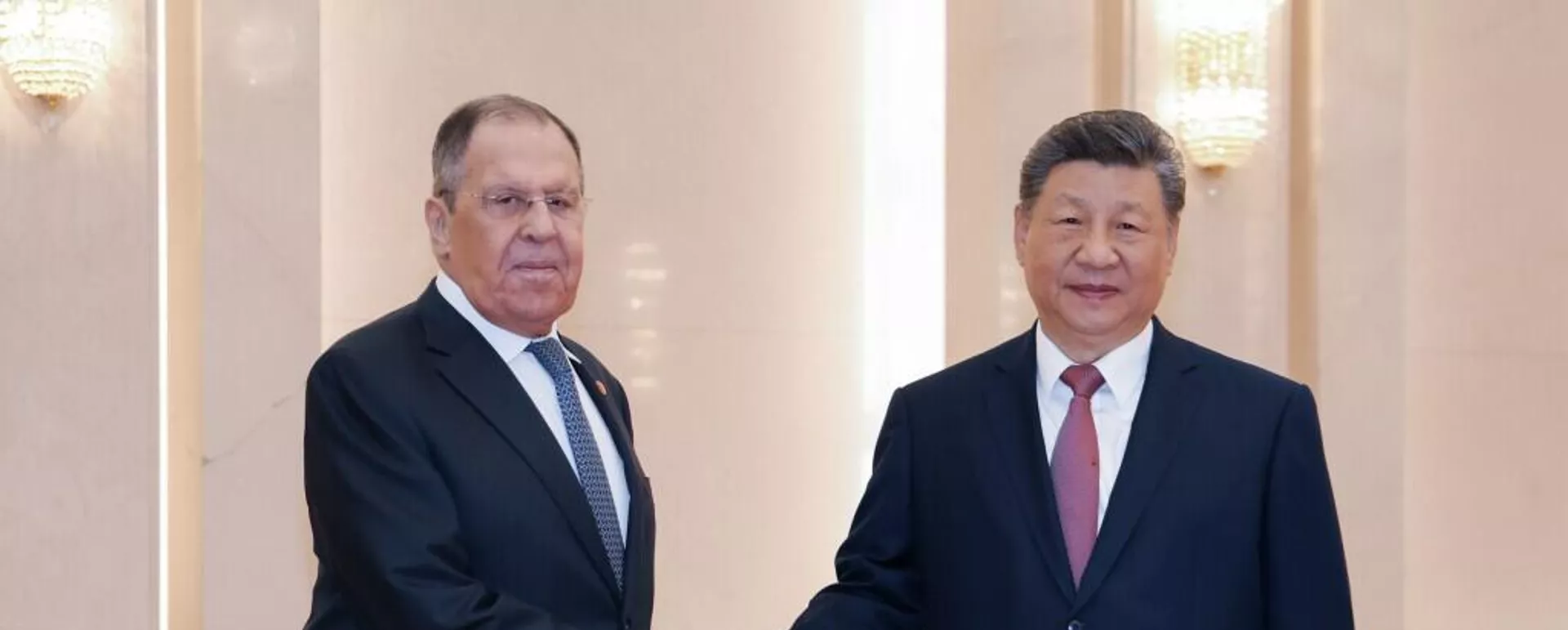 中国国家主席习近平与俄罗斯外交部长拉夫罗夫 - 世界报道, 1920, 15.04.2026