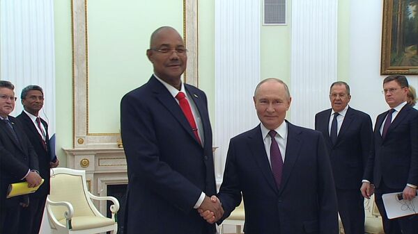 普京：俄塞贸易经济合作规模尚小，仍有提升空间 - 俄罗斯卫星通讯社