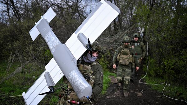 俄国防部：俄防空系统一日内击落乌军415架无人机和12枚航空炸弹 - 俄罗斯卫星通讯社