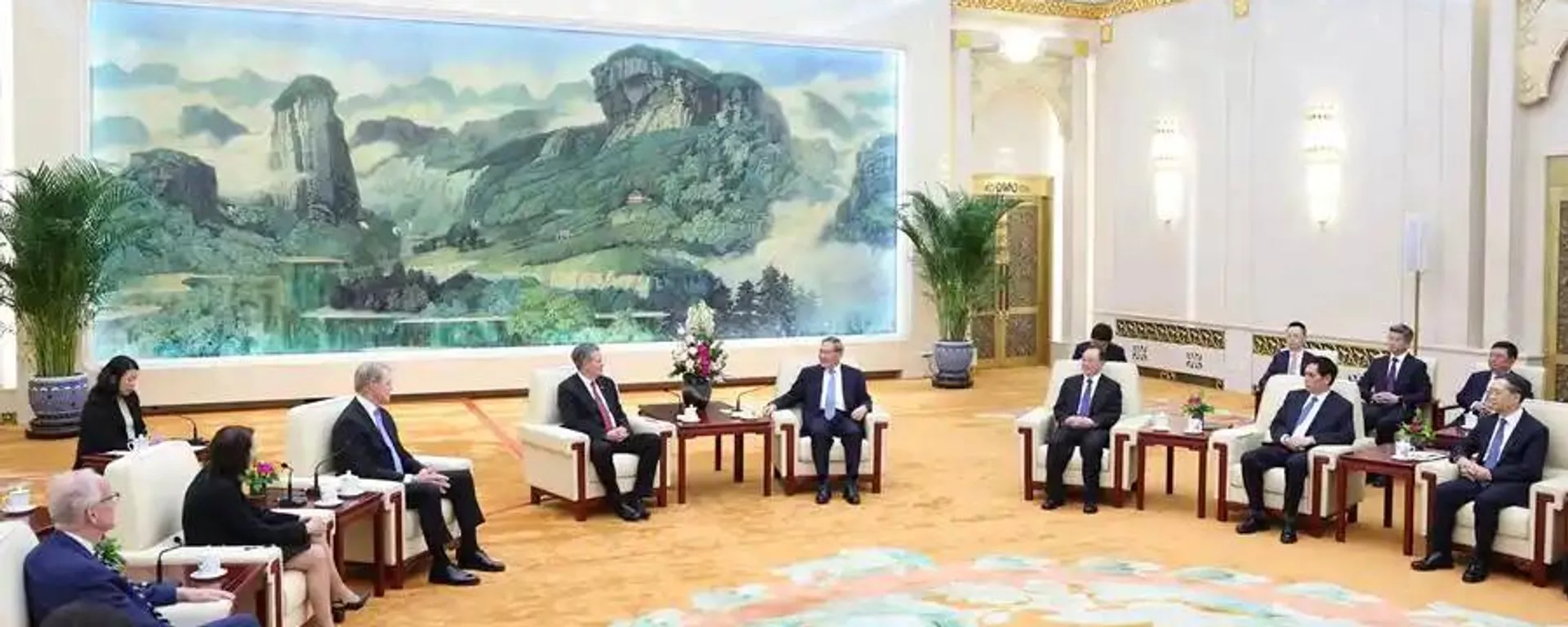 李强会见美国国会参议员代表团 - 俄罗斯卫星通讯社, 1920, 08.05.2026