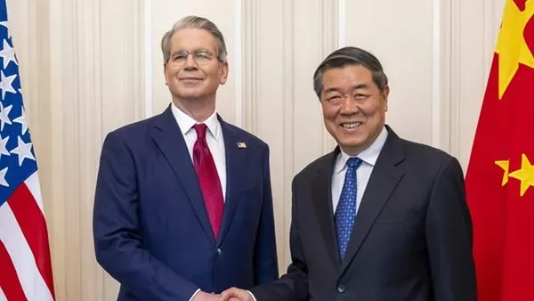 Scott Bessent with He Lifeng - 俄罗斯卫星通讯社