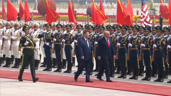 中美两国国家元首检阅解放军三军仪仗队，并接受中国儿童的热烈欢迎 - 俄罗斯卫星通讯社