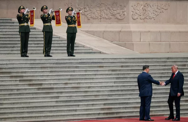 2026年5月14日,特朗普抵达时与习近平握手。 2026年5月14日,特朗普抵达时与习近平握手。 - 俄罗斯卫星通讯社