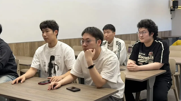 中国留学生 - 俄罗斯卫星通讯社