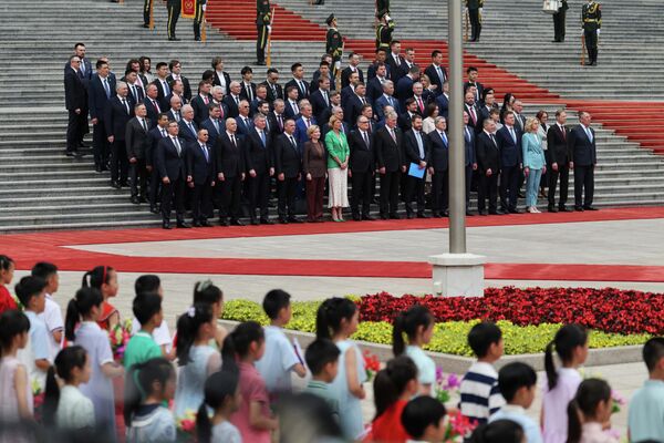 5月20日，在人民大会堂为俄罗斯总统普京举行的欢迎仪式上，俄罗斯代表团成员。 - 俄罗斯卫星通讯社
