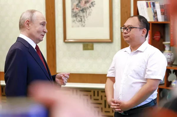 现在彭湃在湖南建设投资集团市政公司担任工程师。 现在彭湃在湖南建设投资集团市政公司担任工程师。 - 俄罗斯卫星通讯社